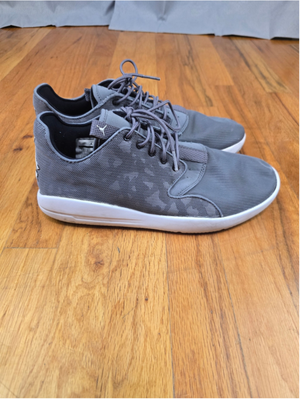 Men's Jordan Sneakers Grey White Size 9.5